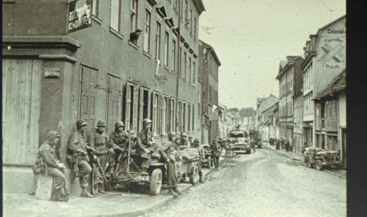 Eindrücken der Amerikaner in der Kronhoffstraße in Fulda 1945 © Stadtarchiv Fulda