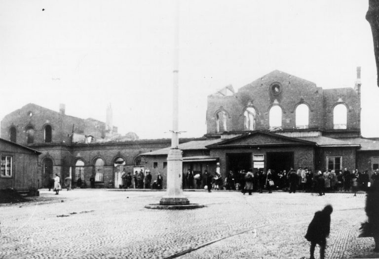 Kriegszerstörter Fuldaer Bahnhof © Stadtarchiv Fulda